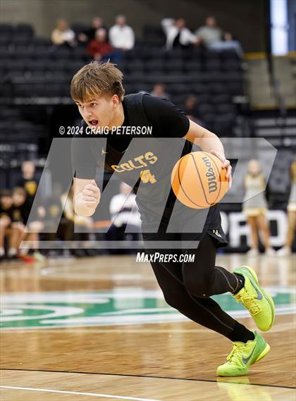 Thumbnail 2 in Logan vs. Cottonwood (UHSAA 4A Quarterfinals) photogallery.