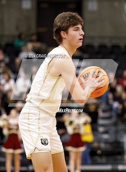 Thumbnail 2 in Logan vs. Cottonwood (UHSAA 4A Quarterfinals) photogallery.