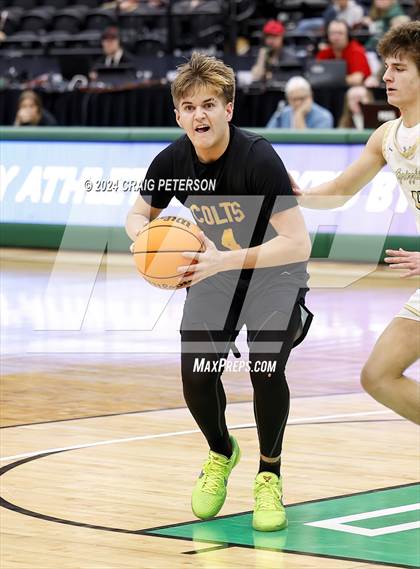 Thumbnail 1 in Logan vs. Cottonwood (UHSAA 4A Quarterfinals) photogallery.