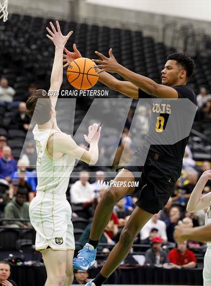 Thumbnail 1 in Logan vs. Cottonwood (UHSAA 4A Quarterfinals) photogallery.