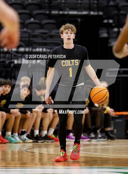 Thumbnail 2 in Logan vs. Cottonwood (UHSAA 4A Quarterfinals) photogallery.