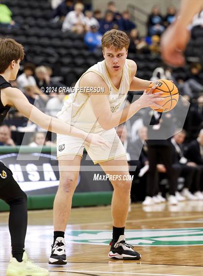 Thumbnail 3 in Logan vs. Cottonwood (UHSAA 4A Quarterfinals) photogallery.