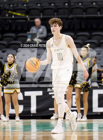 Thumbnail 1 in Logan vs. Cottonwood (UHSAA 4A Quarterfinals) photogallery.