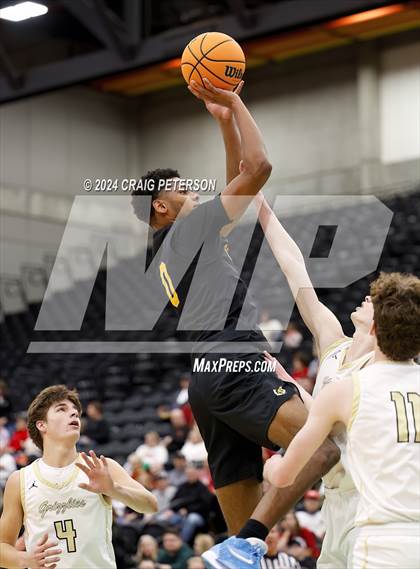 Thumbnail 1 in Logan vs. Cottonwood (UHSAA 4A Quarterfinals) photogallery.