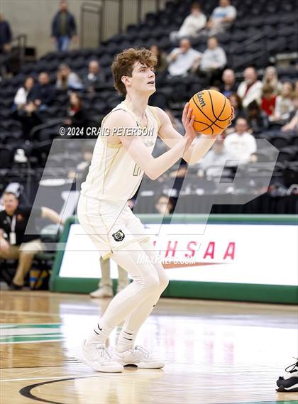 Thumbnail 2 in Logan vs. Cottonwood (UHSAA 4A Quarterfinals) photogallery.