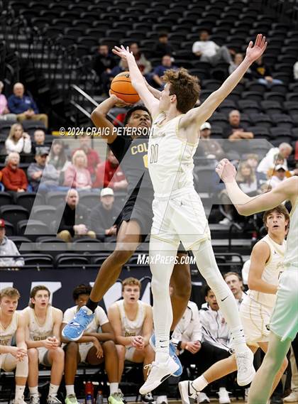Thumbnail 2 in Logan vs. Cottonwood (UHSAA 4A Quarterfinals) photogallery.