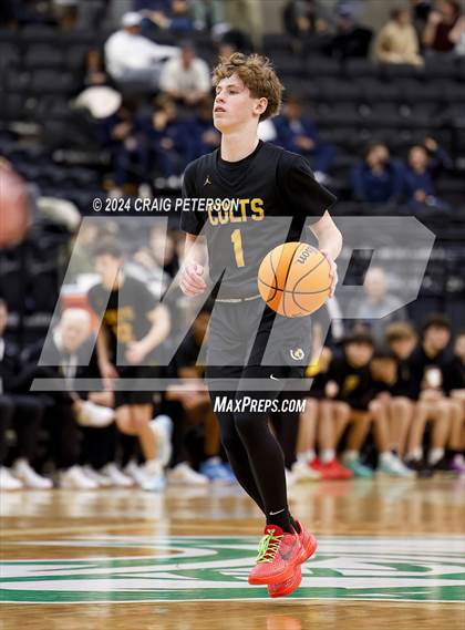 Thumbnail 3 in Logan vs. Cottonwood (UHSAA 4A Quarterfinals) photogallery.