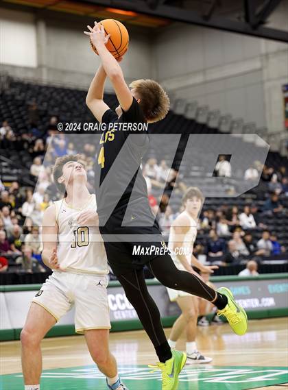 Thumbnail 1 in Logan vs. Cottonwood (UHSAA 4A Quarterfinals) photogallery.