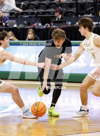 Thumbnail 3 in Logan vs. Cottonwood (UHSAA 4A Quarterfinals) photogallery.