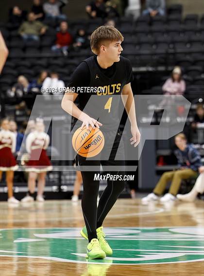 Thumbnail 2 in Logan vs. Cottonwood (UHSAA 4A Quarterfinals) photogallery.