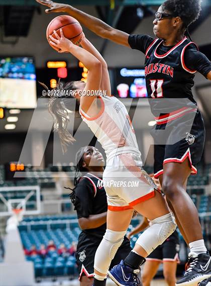 Thumbnail 3 in Seven Lakes vs Fort Bend Austin (UIL-Regional Quarterfinal Playoff) photogallery.
