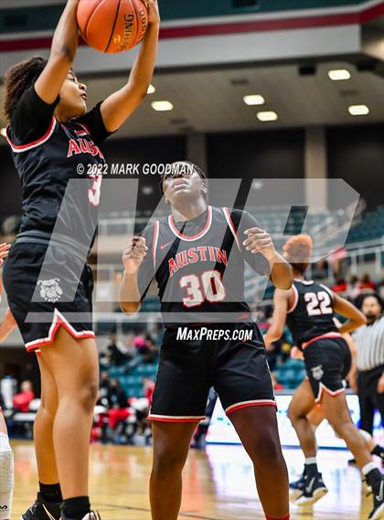 Thumbnail 2 in Seven Lakes vs Fort Bend Austin (UIL-Regional Quarterfinal Playoff) photogallery.