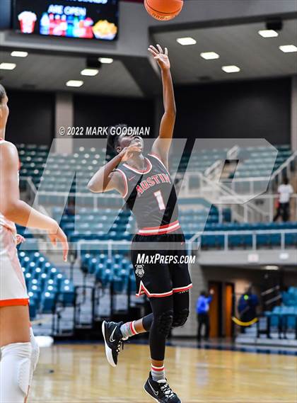 Thumbnail 3 in Seven Lakes vs Fort Bend Austin (UIL-Regional Quarterfinal Playoff) photogallery.