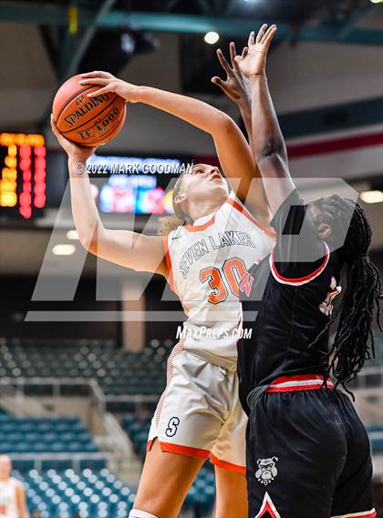Thumbnail 2 in Seven Lakes vs Fort Bend Austin (UIL-Regional Quarterfinal Playoff) photogallery.