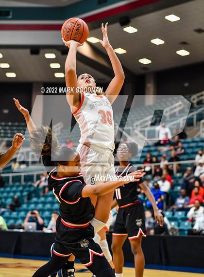 Thumbnail 2 in Seven Lakes vs Fort Bend Austin (UIL-Regional Quarterfinal Playoff) photogallery.