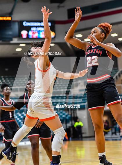 Thumbnail 2 in Seven Lakes vs Fort Bend Austin (UIL-Regional Quarterfinal Playoff) photogallery.