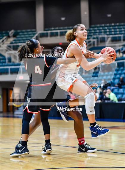 Thumbnail 1 in Seven Lakes vs Fort Bend Austin (UIL-Regional Quarterfinal Playoff) photogallery.