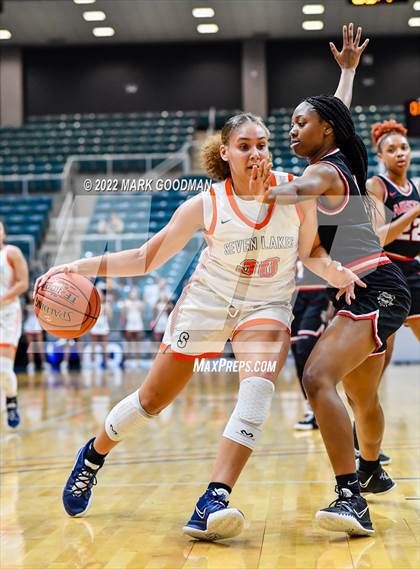 Thumbnail 2 in Seven Lakes vs Fort Bend Austin (UIL-Regional Quarterfinal Playoff) photogallery.