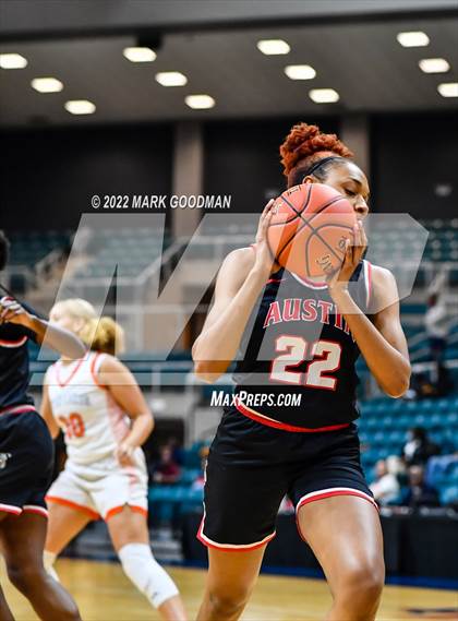 Thumbnail 2 in Seven Lakes vs Fort Bend Austin (UIL-Regional Quarterfinal Playoff) photogallery.