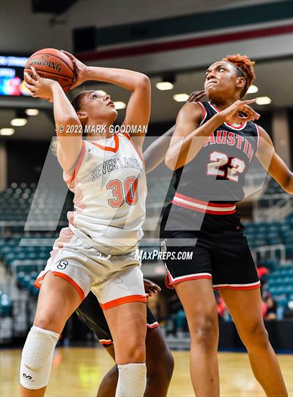 Thumbnail 2 in Seven Lakes vs Fort Bend Austin (UIL-Regional Quarterfinal Playoff) photogallery.