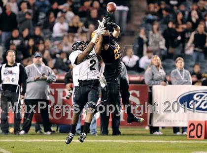 Thumbnail 1 in Mission Viejo vs. Servite (CIF SS PAC 5 Division Final) photogallery.