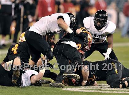 Thumbnail 3 in Mission Viejo vs. Servite (CIF SS PAC 5 Division Final) photogallery.