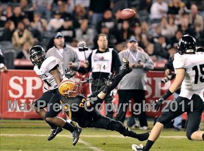 Thumbnail 2 in Mission Viejo vs. Servite (CIF SS PAC 5 Division Final) photogallery.