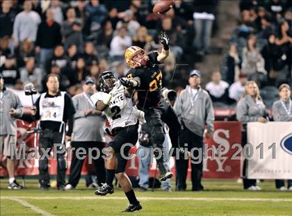 Thumbnail 2 in Mission Viejo vs. Servite (CIF SS PAC 5 Division Final) photogallery.
