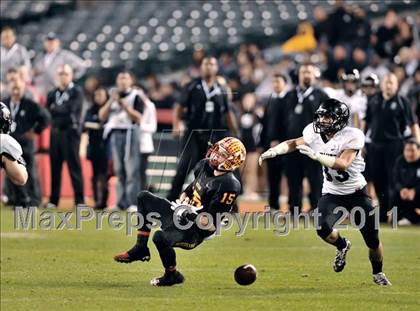 Thumbnail 2 in Mission Viejo vs. Servite (CIF SS PAC 5 Division Final) photogallery.