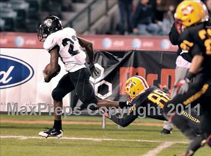 Thumbnail 2 in Mission Viejo vs. Servite (CIF SS PAC 5 Division Final) photogallery.