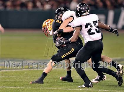 Thumbnail 2 in Mission Viejo vs. Servite (CIF SS PAC 5 Division Final) photogallery.