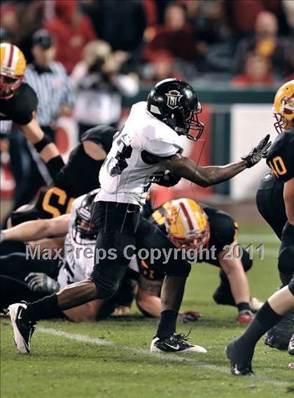 Thumbnail 2 in Mission Viejo vs. Servite (CIF SS PAC 5 Division Final) photogallery.