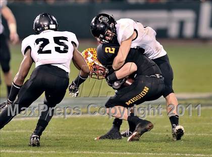 Thumbnail 3 in Mission Viejo vs. Servite (CIF SS PAC 5 Division Final) photogallery.