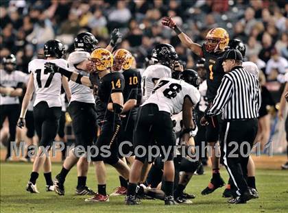 Thumbnail 2 in Mission Viejo vs. Servite (CIF SS PAC 5 Division Final) photogallery.