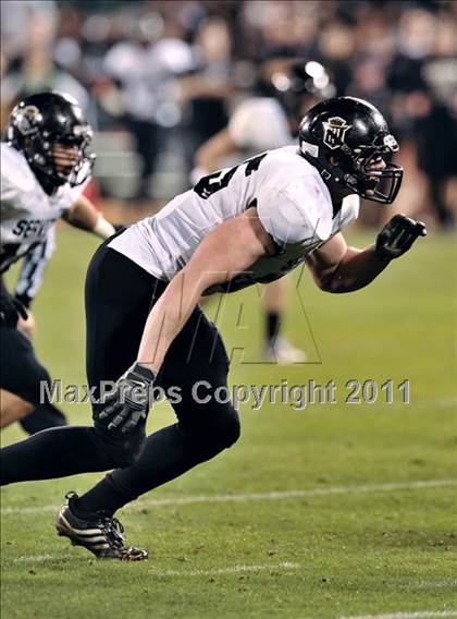 Thumbnail 3 in Mission Viejo vs. Servite (CIF SS PAC 5 Division Final) photogallery.