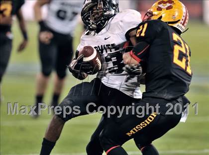 Thumbnail 1 in Mission Viejo vs. Servite (CIF SS PAC 5 Division Final) photogallery.