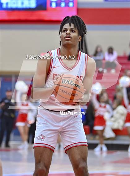 Thumbnail 2 in Fort Wayne Wayne vs. Fishers photogallery.