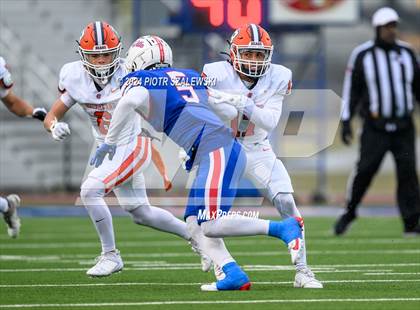 Thumbnail 2 in Duncanville vs. Bridgeland (UIL 6A D1 Football Quarterfinal) photogallery.