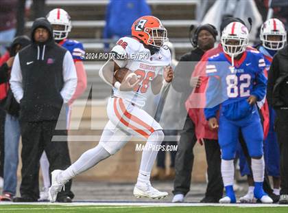 Thumbnail 2 in Duncanville vs. Bridgeland (UIL 6A D1 Football Quarterfinal) photogallery.