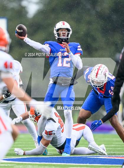 Thumbnail 3 in Duncanville vs. Bridgeland (UIL 6A D1 Football Quarterfinal) photogallery.