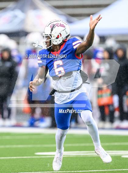 Thumbnail 3 in Duncanville vs. Bridgeland (UIL 6A D1 Football Quarterfinal) photogallery.