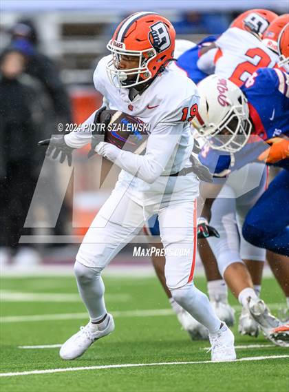 Thumbnail 1 in Duncanville vs. Bridgeland (UIL 6A D1 Football Quarterfinal) photogallery.
