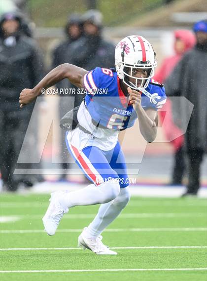 Thumbnail 1 in Duncanville vs. Bridgeland (UIL 6A D1 Football Quarterfinal) photogallery.