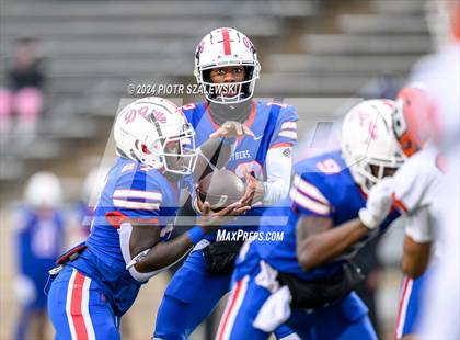 Thumbnail 3 in Duncanville vs. Bridgeland (UIL 6A D1 Football Quarterfinal) photogallery.