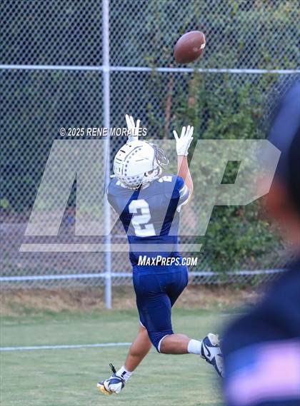 Thumbnail 2 in Cate vs Flintridge Prep photogallery.