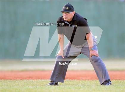 Thumbnail 2 in Ascension Catholic vs. Riverside Academy (LHSAA 1A Regional Playoff) photogallery.