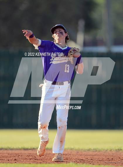 Thumbnail 2 in Ascension Catholic vs. Riverside Academy (LHSAA 1A Regional Playoff) photogallery.