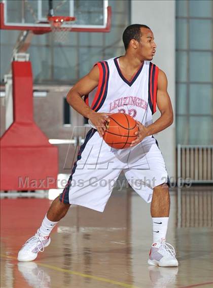 Thumbnail 2 in Leuzinger vs College Park (MaxPreps Holiday Classic) photogallery.