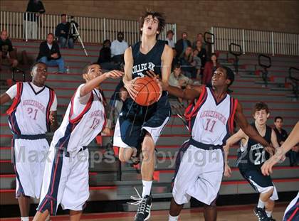 Thumbnail 1 in Leuzinger vs College Park (MaxPreps Holiday Classic) photogallery.