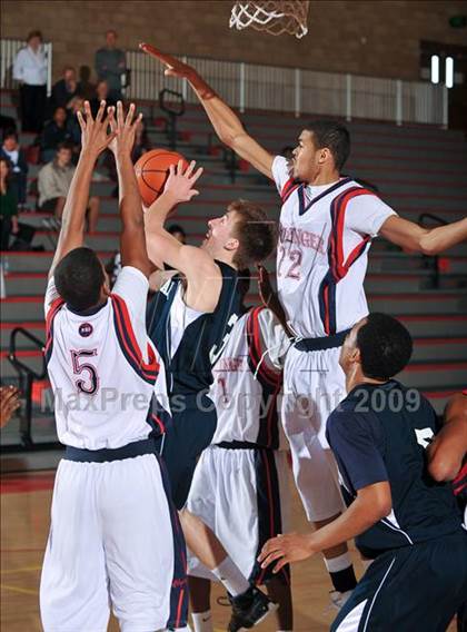 Thumbnail 1 in Leuzinger vs College Park (MaxPreps Holiday Classic) photogallery.